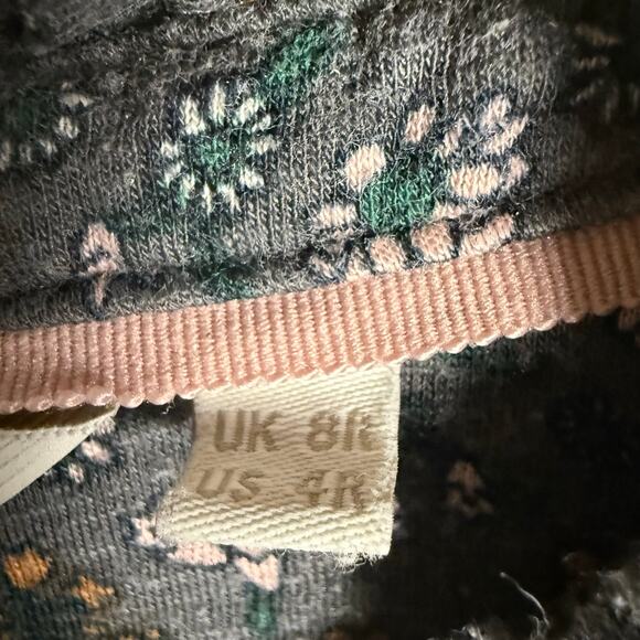 Boden Ruffle Jersey Gray Floral Print Long Sleeve Modest Blouse Size 4 - Picture 14 of 14